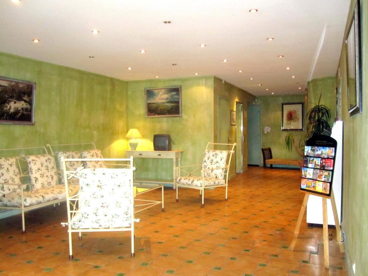 Hotel La Bonne Auberge Мустьє-Сент-Марі Екстер'єр фото